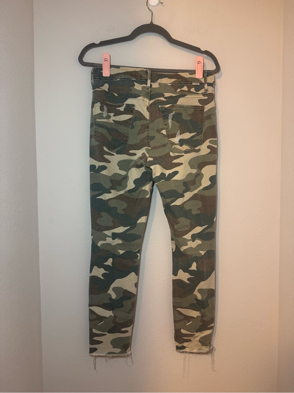 MOTHER Denim High Waisted Looker Ankle Fray Jeans in See Me - Picture 6 of 9